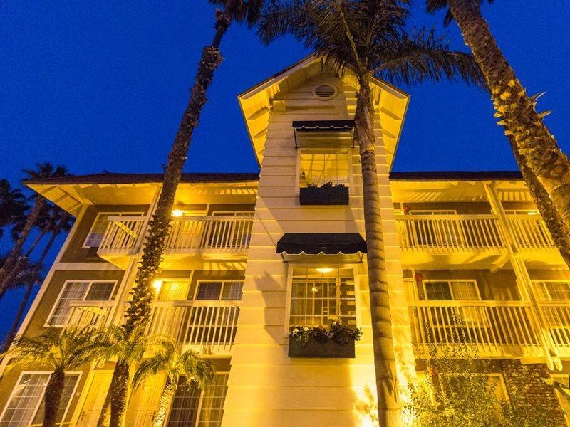 Ramada By Wyndham Costa Mesa/Newport Beach מראה חיצוני תמונה