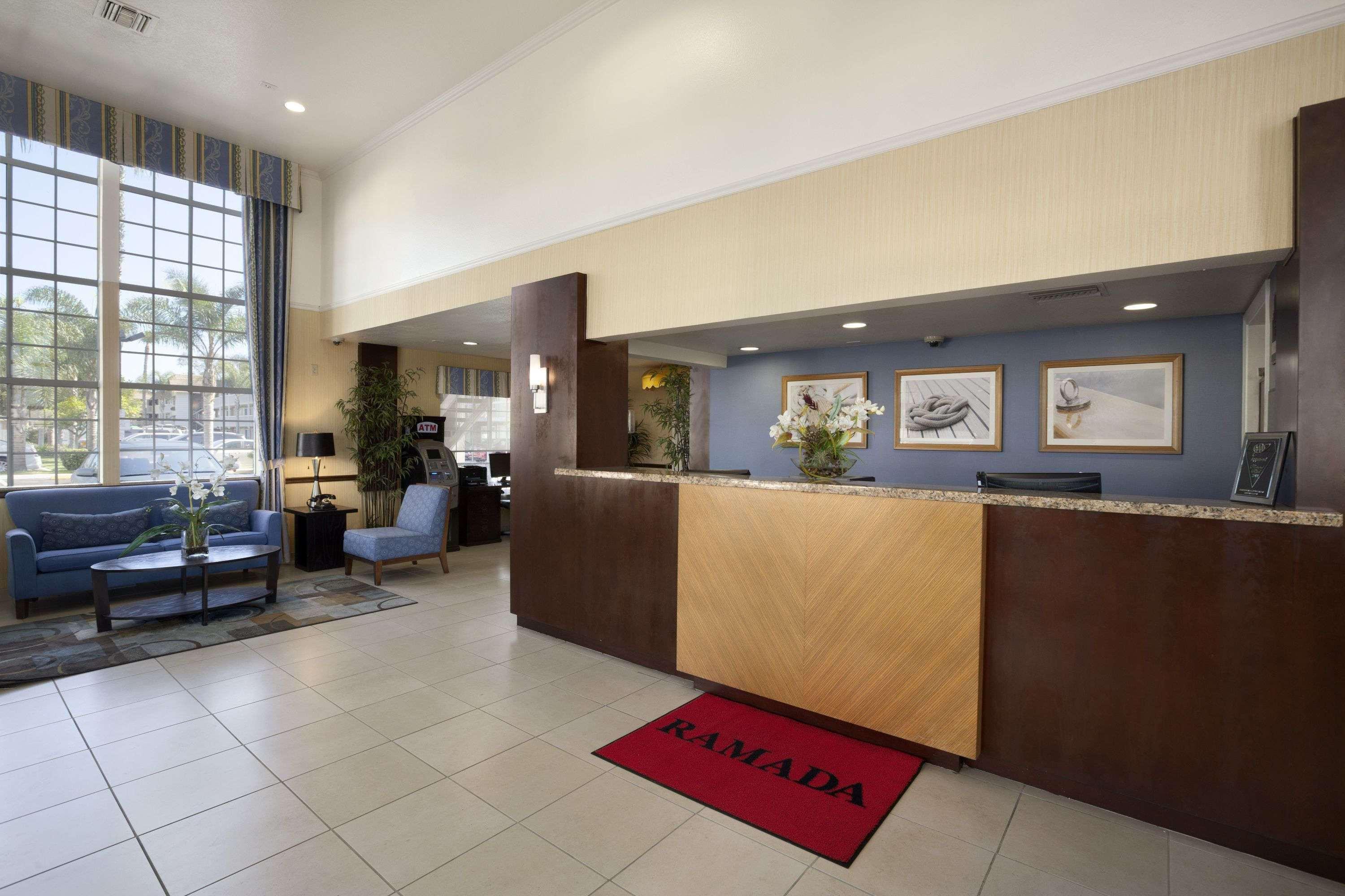 Ramada By Wyndham Costa Mesa/Newport Beach מראה חיצוני תמונה