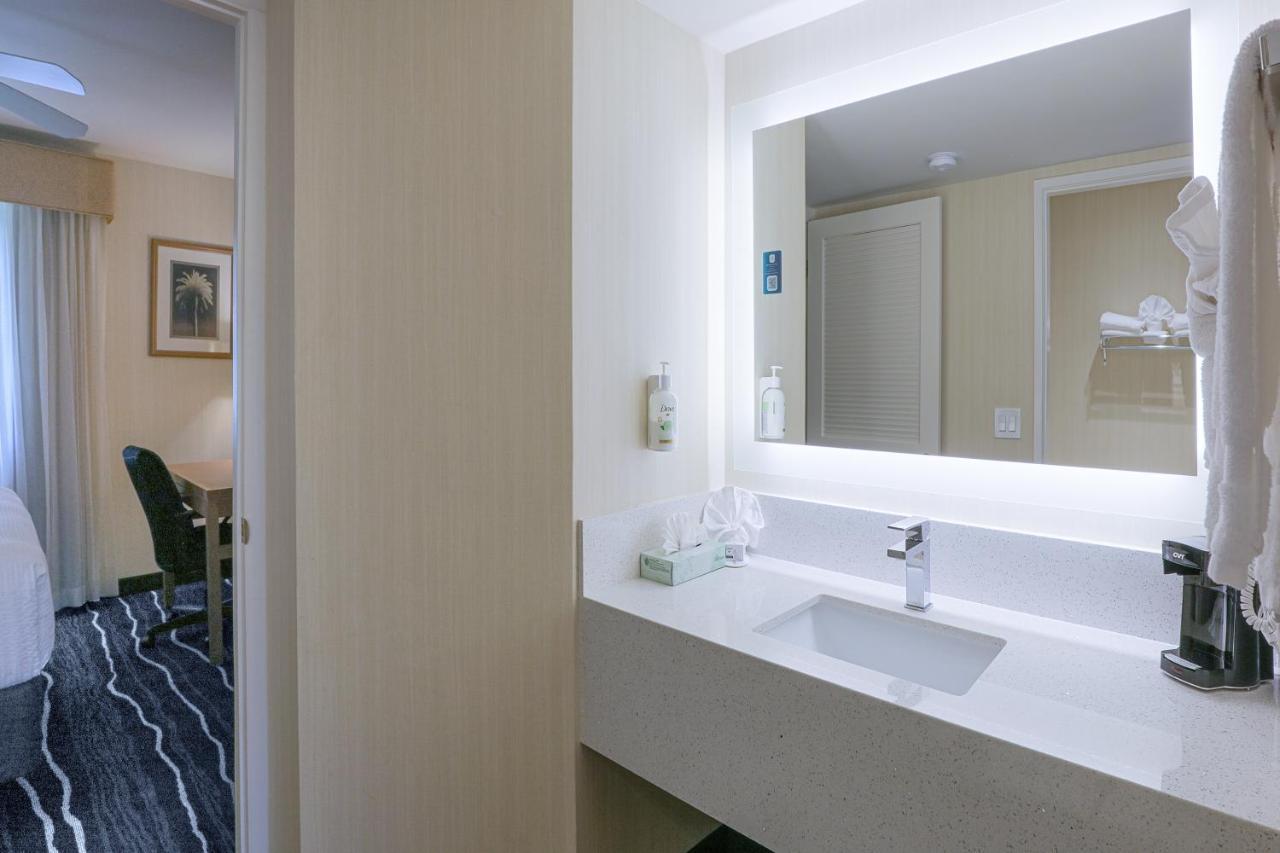 Ramada By Wyndham Costa Mesa/Newport Beach מראה חיצוני תמונה