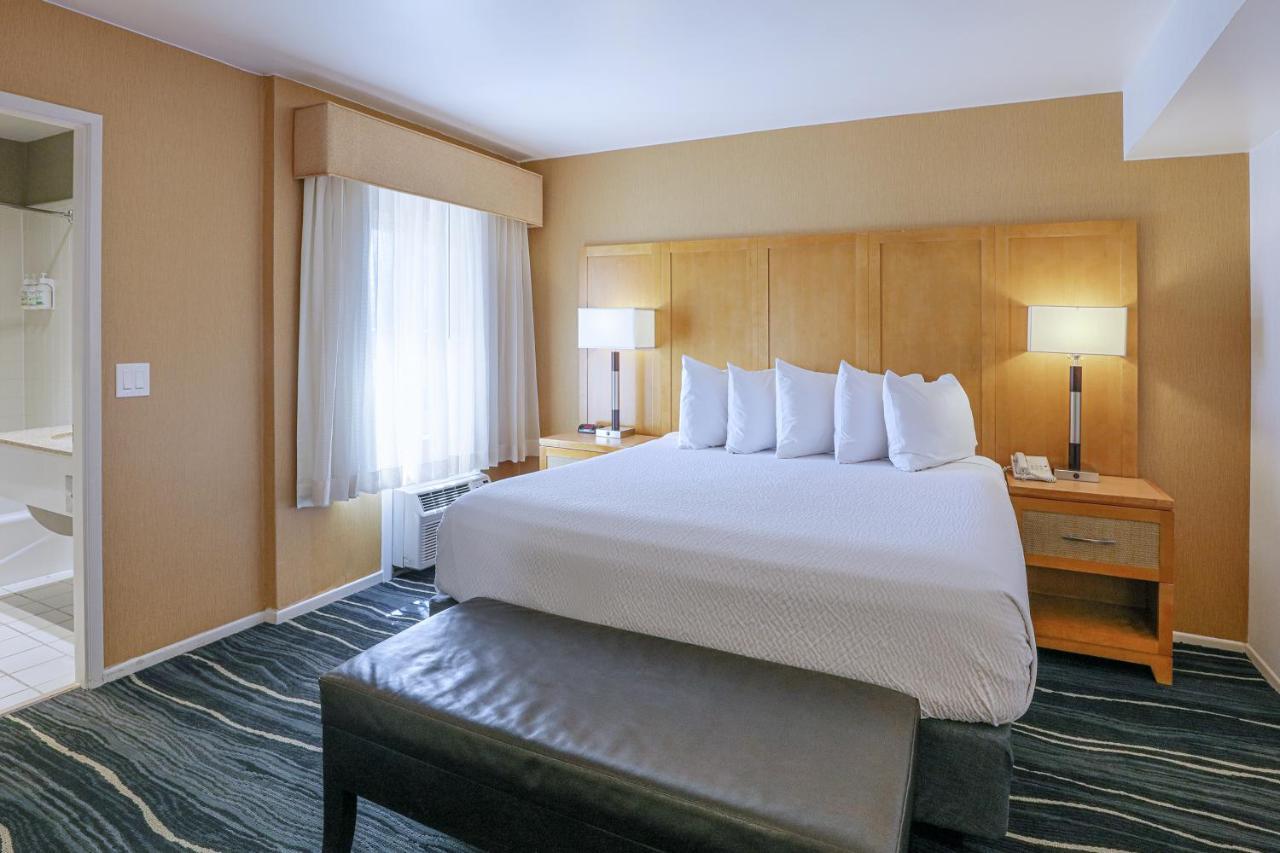 Ramada By Wyndham Costa Mesa/Newport Beach מראה חיצוני תמונה