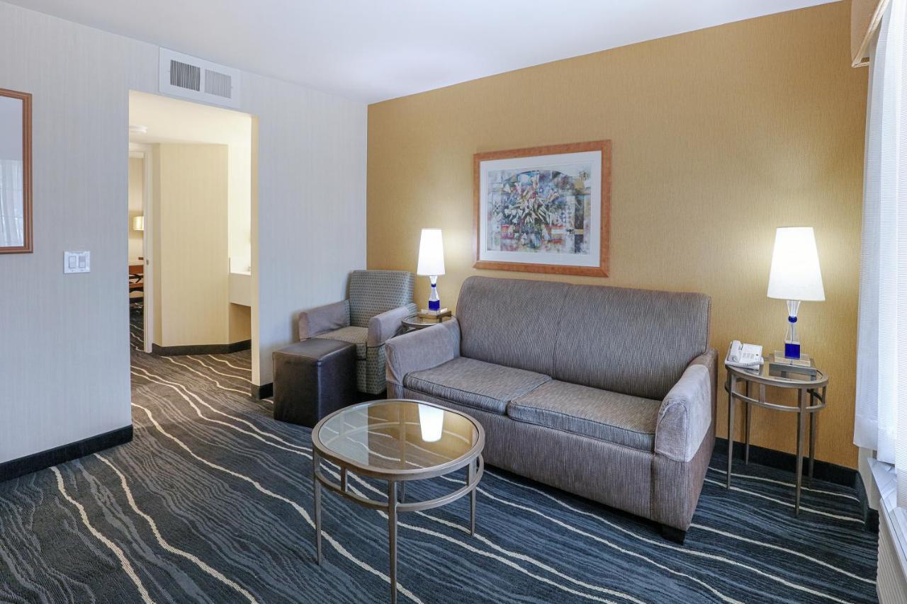 Ramada By Wyndham Costa Mesa/Newport Beach מראה חיצוני תמונה