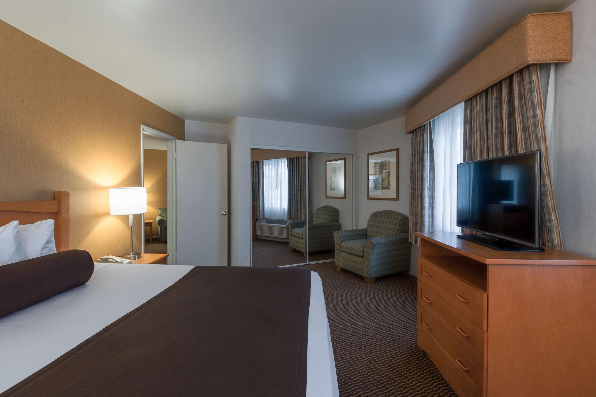 Ramada By Wyndham Costa Mesa/Newport Beach מראה חיצוני תמונה