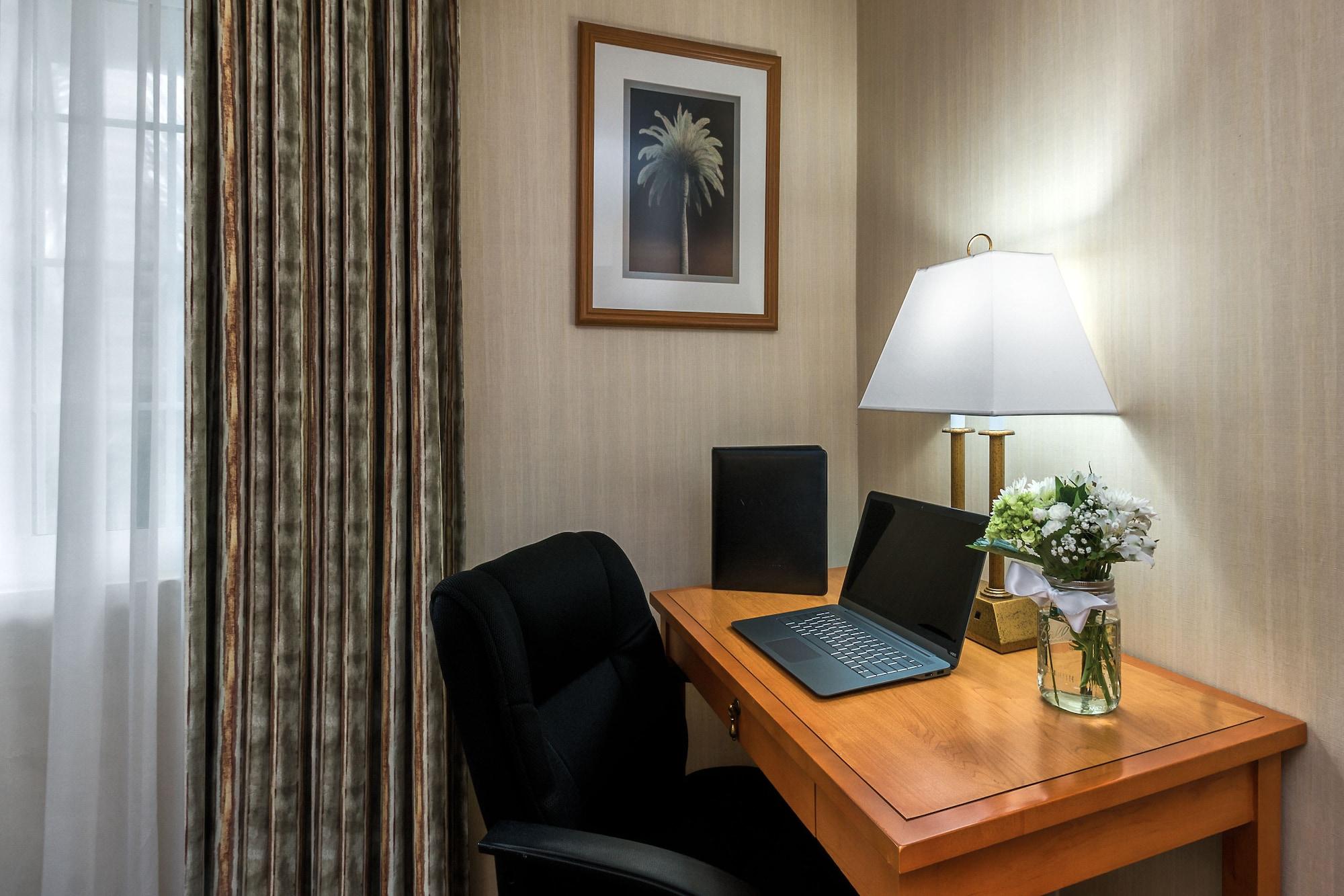 Ramada By Wyndham Costa Mesa/Newport Beach מראה חיצוני תמונה
