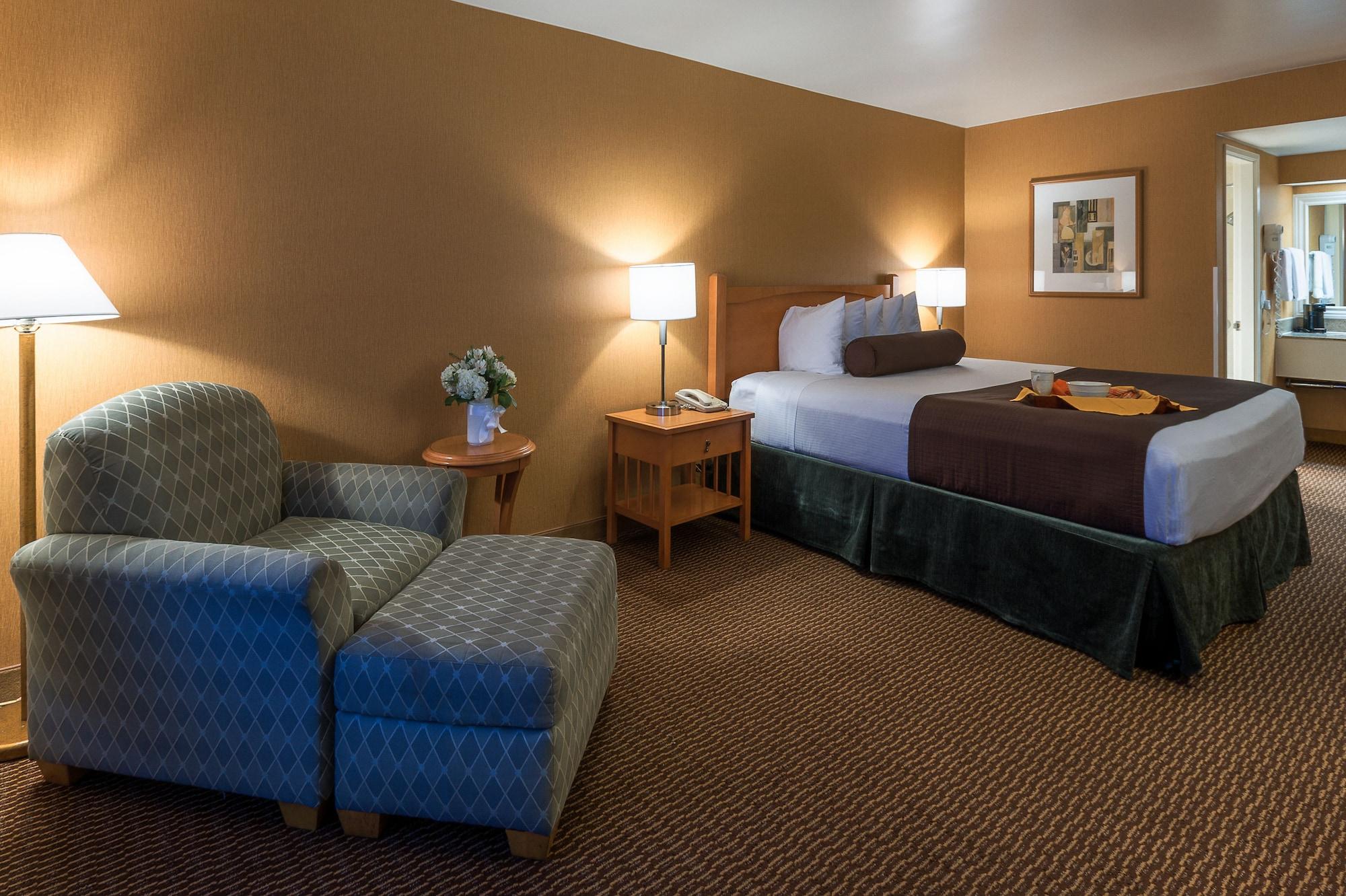 Ramada By Wyndham Costa Mesa/Newport Beach מראה חיצוני תמונה