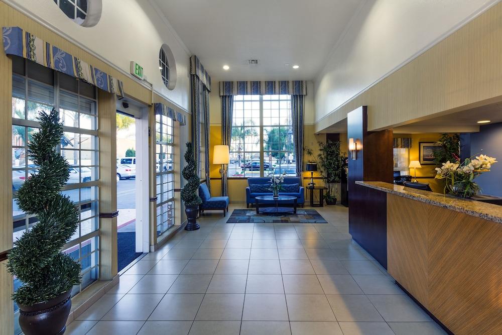 Ramada By Wyndham Costa Mesa/Newport Beach מראה חיצוני תמונה