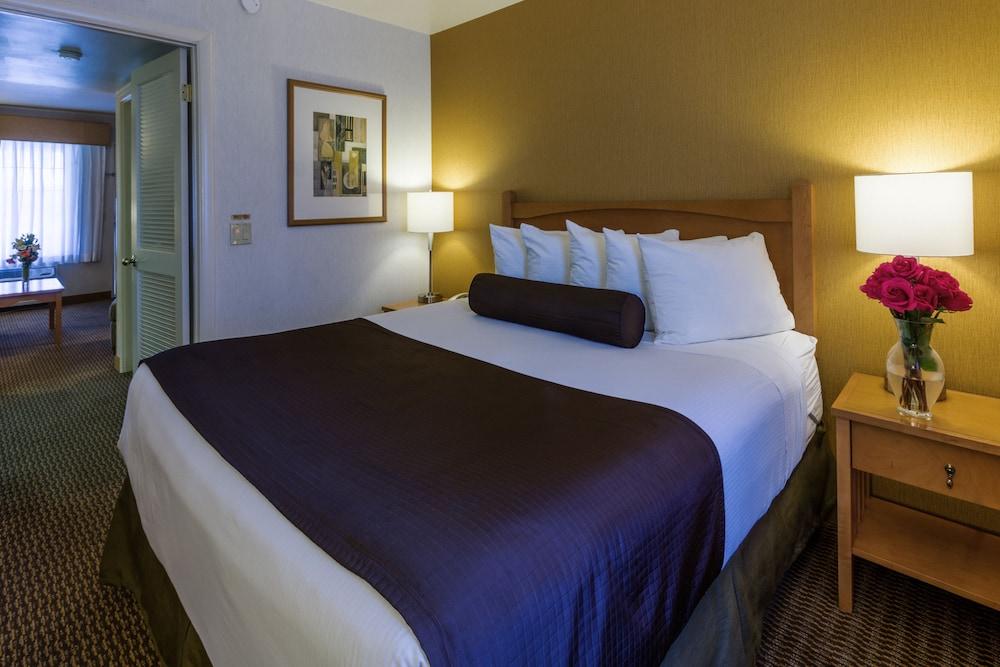 Ramada By Wyndham Costa Mesa/Newport Beach מראה חיצוני תמונה