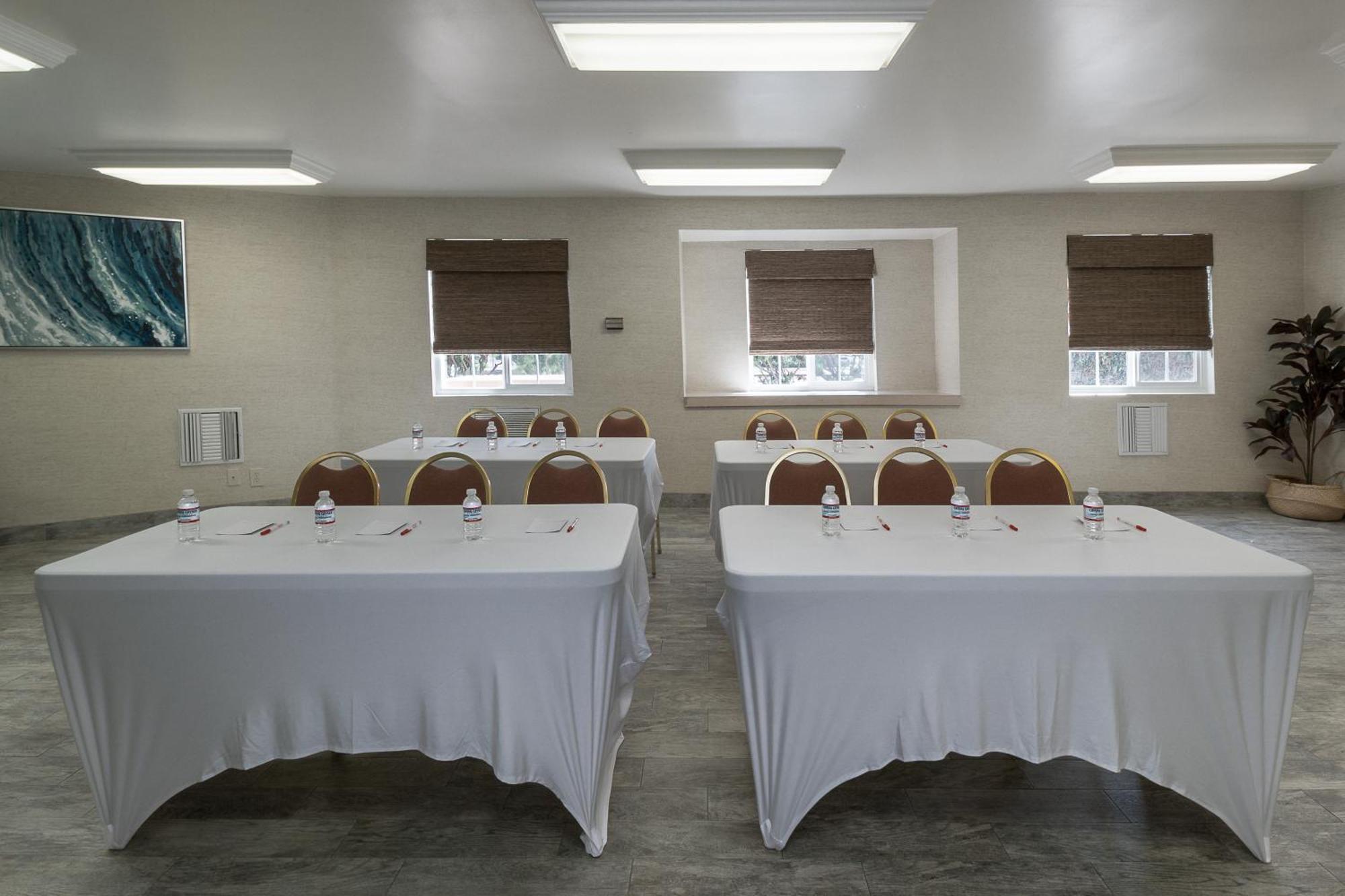 Ramada By Wyndham Costa Mesa/Newport Beach מראה חיצוני תמונה