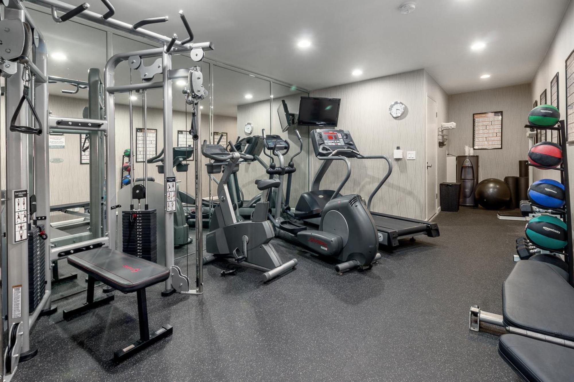 Ramada By Wyndham Costa Mesa/Newport Beach מראה חיצוני תמונה
