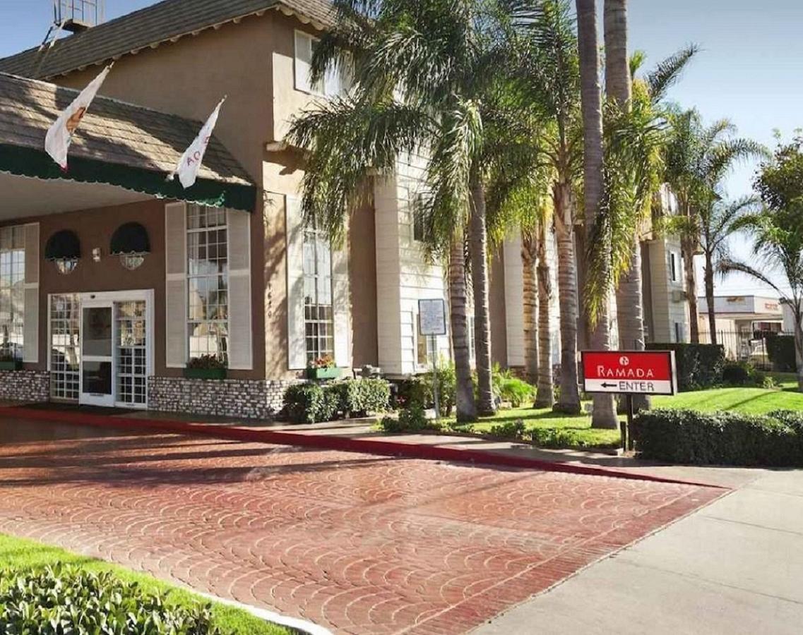 Ramada By Wyndham Costa Mesa/Newport Beach מראה חיצוני תמונה